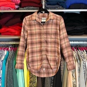 American Eagle pink & brown plaid button down long sleeve flannel shirt size XS